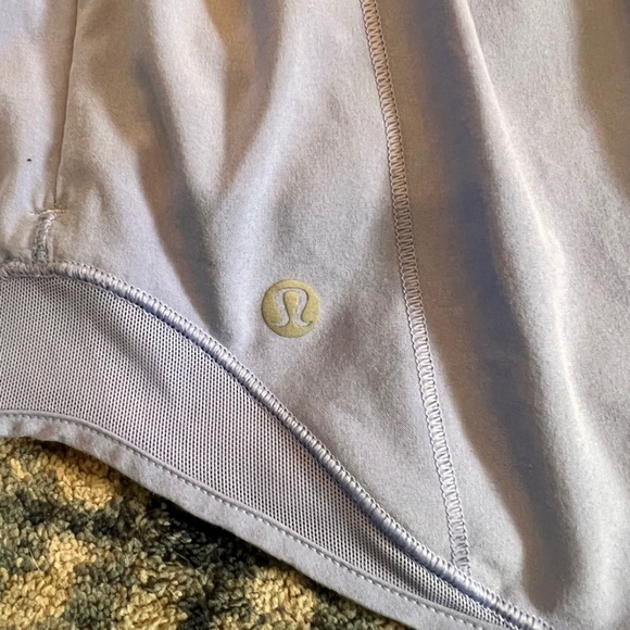 RARE Lululemon Hotty Hot Short ll *2.5” Size 4 In Hydrangea Blue - Picture 4 of 11